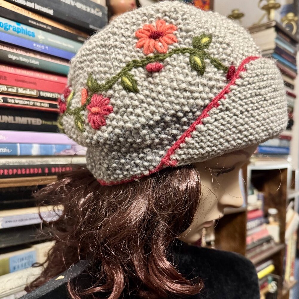 Unique Hand Knitted Grey Hat with floral embroidery design 100% wool - Picture 7 of 9